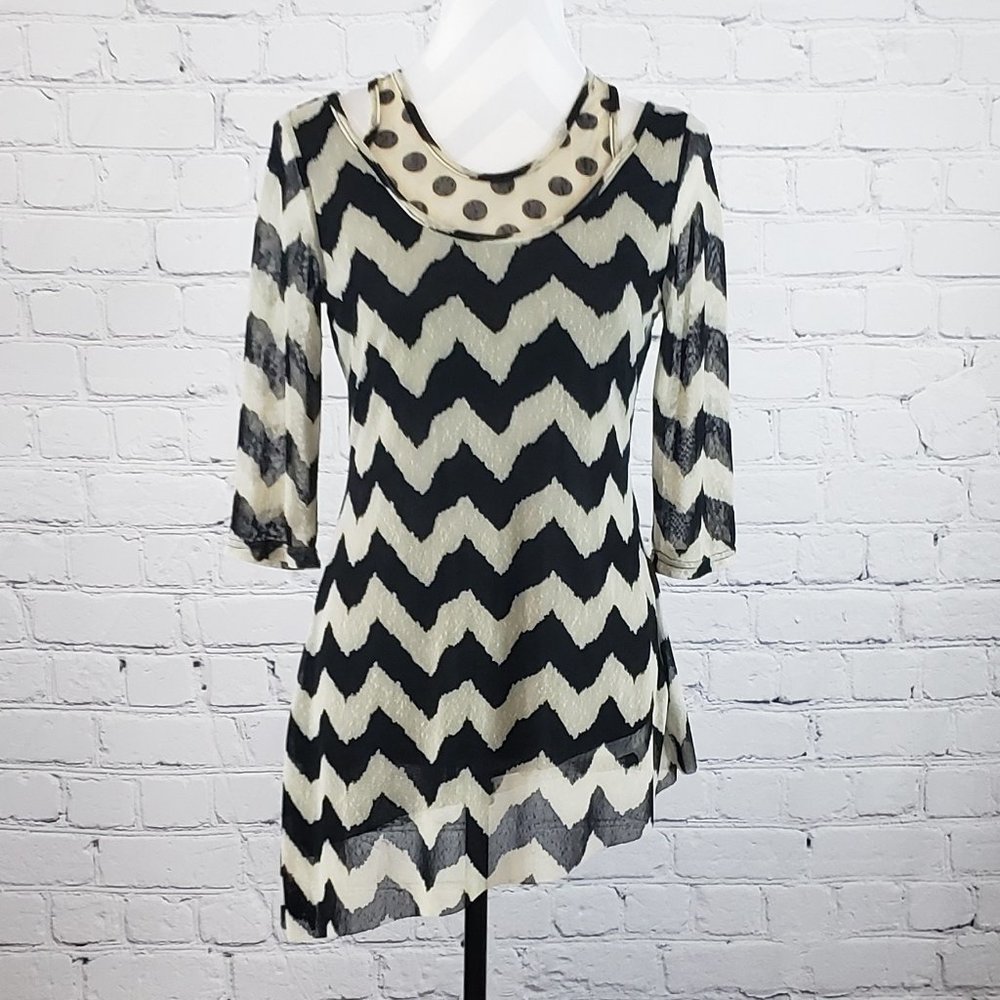 Atmosphere Medium Asymmetrical Hem Blouse